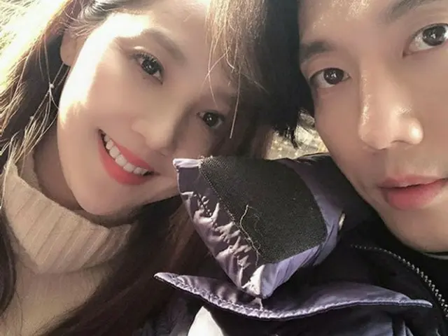 結婚8年目も変わらず”ラブラブ”俳優キ・テヨン＆ユジン（S.E.S.）夫妻、パリデートが話題（画像:OSEN）