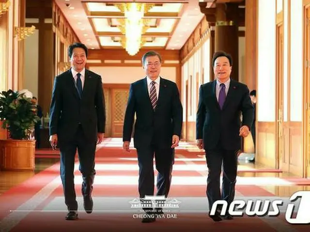 文大統領支持率43.8%の”最低値”＝不支持が半数超える