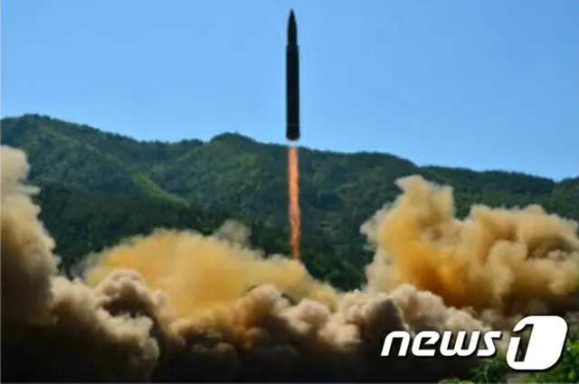 北朝鮮が現在、ミサイルと核開発が実験段階で、大量生産段階に移っており、2020年までに約100個の核弾頭を保有する可能性が提起された。（提供:news1）