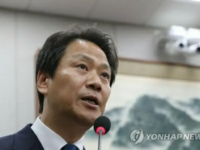 国会の委員会で答弁する任氏＝３１日、ソウル（聯合ニュース）