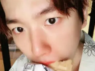 「EXO」BAEK HYUN、“星の王子様”のような近況写真公開