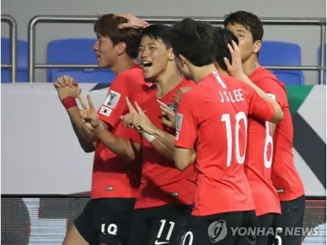 先制ゴールに喜ぶ韓国代表＝7日、ドバイ（聯合ニュース）