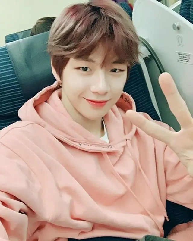 韓国ボーイズグループ「Wanna One」元メンバーのカン・ダニエルのインスタグラムが歴代最短でフォロワー100万人を突破した中、愛猫に対する関心が爆発している。（写真提供:OSEN）