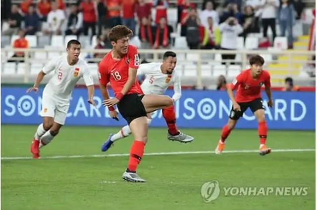 先制点を決める黄義助＝16日、アブダビ（聯合ニュース）