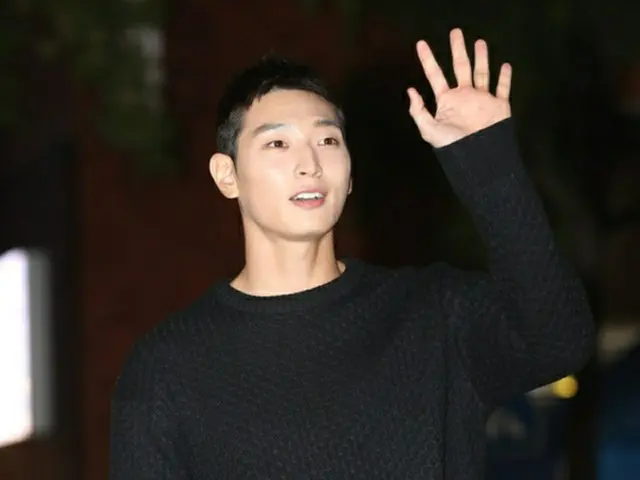 【公式】チョン・ジヌン（2AM）、軍楽隊に志願…事務所側「3月に入隊する予定」