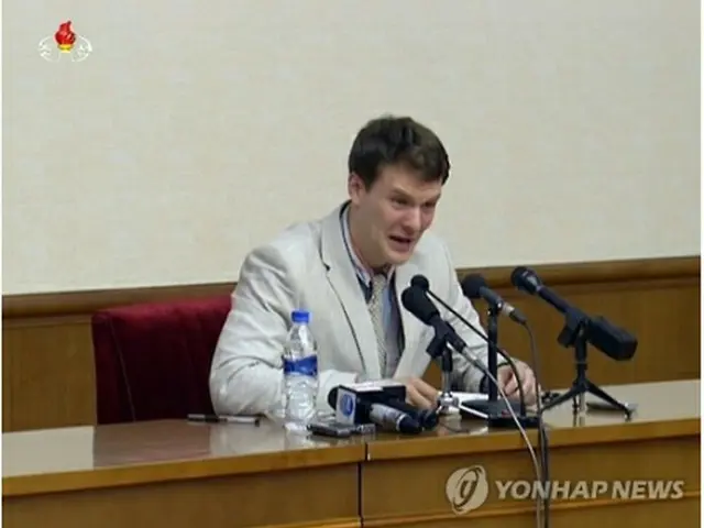２０１６年２月、平壌で記者会見を開いたワームビア氏＝（朝鮮中央通信＝聯合ニュース）