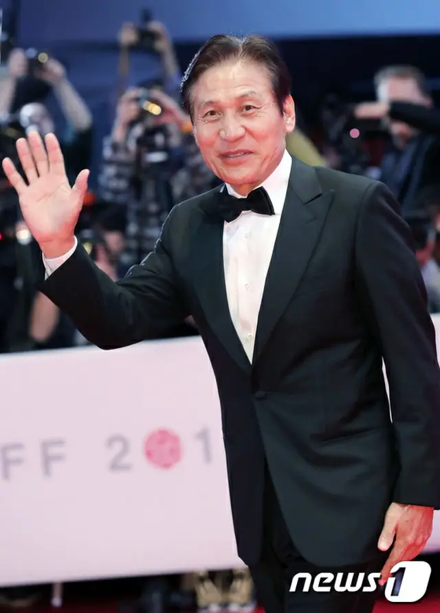 俳優アン・ソンギの父、死去…韓国映画の草創期を築いた制作者…享年93