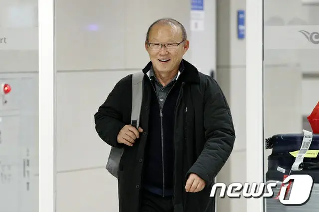 ＜アジア杯2019＞ベトナム8強進出を叶えたパク・ハンソ監督、母国・韓国へ帰国