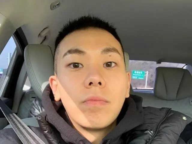 きょう（7日）入隊ラッパーLoco、入所前に短髪姿を公開「新曲聞いてください」（提供:news1）