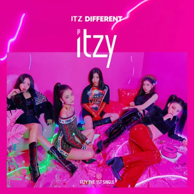 JYPエンターテインメント（以下、JYP）の新人ガールズグループ「ITZY（イッジ）」が、デビューデジタルシングルのジャケットイメージを公開した。（提供:OSEN）