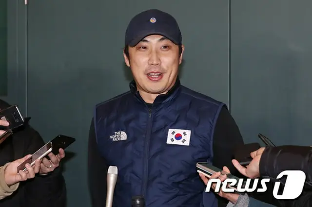ショートトラック韓国代表監督「逆境乗り越えたシム・ソクヒ、とても立派な選手」（提供:news1)