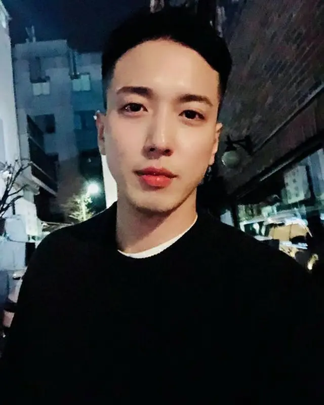 現在、軍服務中の韓国バンド「CNBLUE」メンバーのジョン・ヨンファが、近況を公開して話題になっている。 （写真提供:OSEN）