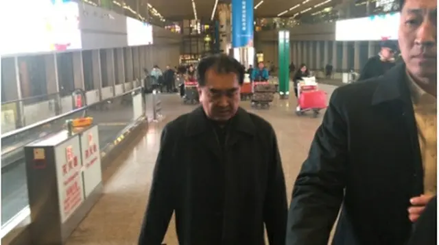 北京空港に到着したキム氏＝１５日、北京（聯合ニュース）