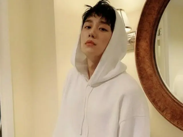 韓国俳優チョン・へインが、“爽やかお兄さん”から“ちょいワルお兄さん”に変身した写真が話題を呼んでいる。（写真提供:OSEN）