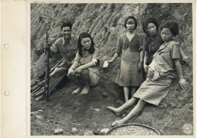 中国で韓国人の日本軍慰安婦を写した写真。右端がパク・ヨンシムさん（ソウル市・ソウル大研究チーム提供）＝（聯合ニュース）