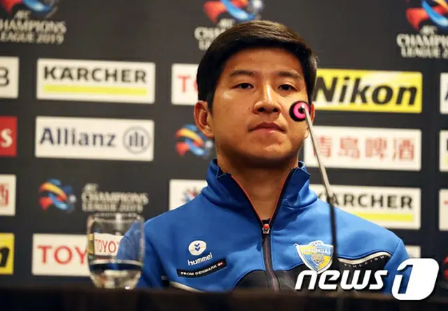 過去Jで活躍、最近はバラエティでも人気のパク・チュホ、ACLプレーオフ前に会見出席 「より成長した蔚山を見せる」