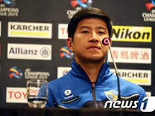 過去Jで活躍、最近はバラエティでも人気のパク・チュホ、ACLプレーオフ前に会見出席 「より成長した蔚山を見せる」