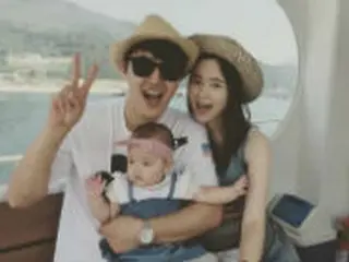 ユン・サンヒョン＆Maybee夫妻、家族写真公開「笑いながら幸せに」