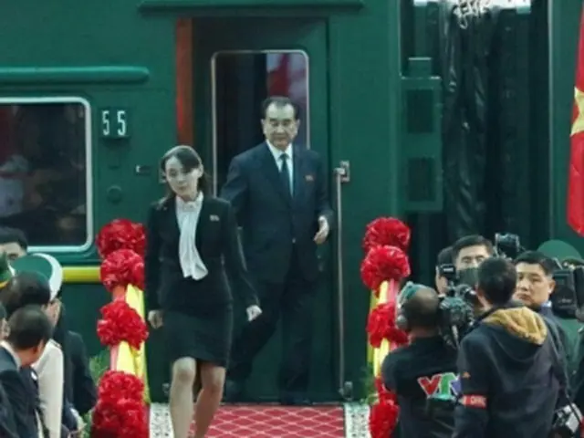 金与正氏（手前）とキム・チャンソン氏＝２６日、ランソン省（聯合ニュース）