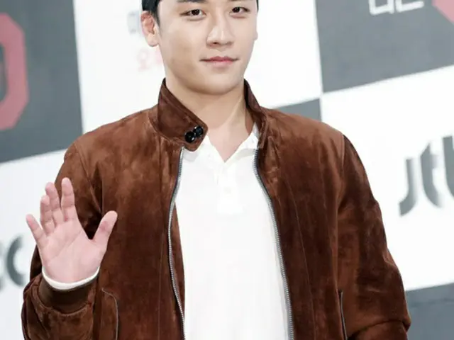 韓国ボーイズグループ「BIGBANG」メンバーのV.Iが、27日午後9時に警察に出頭する予定の中、所属事務所のYGエンターテインメント側は「本日、尿検査と毛髪検査をする予定だ」と明らかにした。（提供:news1）