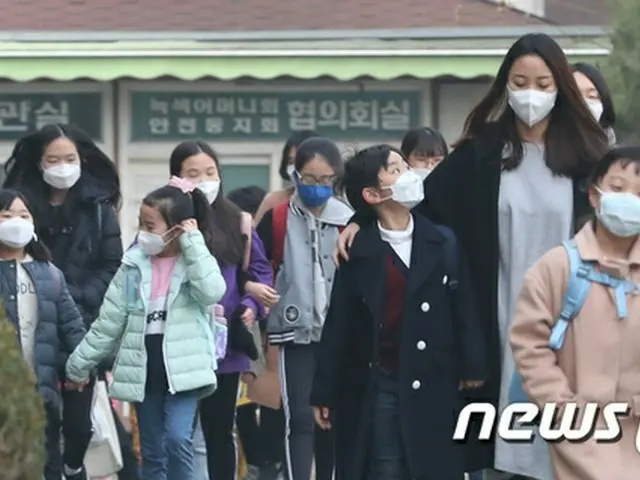 “最悪のPM2.5”ソウルの中高校で下校時間繰り上げ…新学期初＝韓国