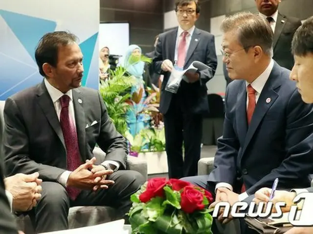 韓国・文大統領、ブルネイの国王らと会談…新南方政策を支持
