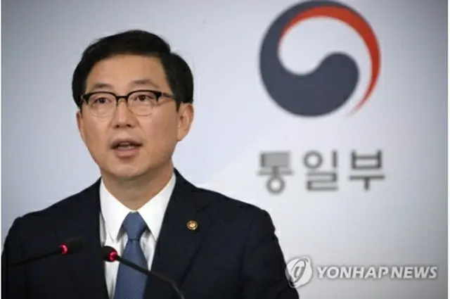 会見を行う千次官＝１２日、ソウル（聯合ニュース）