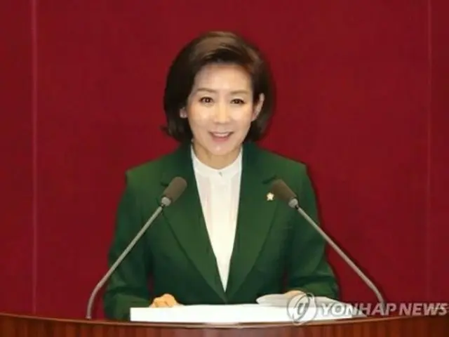 国会で演説する羅院内代表＝１２日、ソウル（聯合ニュース）