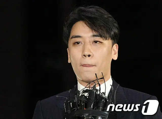 YG作曲家、V.I（BIGBANG）を見放す？「退学処分なのに自主退学だなんて、ふざけている」との掲示物掲載（提供:news1）