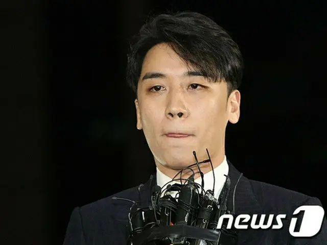 YG作曲家、V.I（BIGBANG）を見放す？「退学処分なのに自主退学だなんて、ふざけている」との掲示物掲載（提供:news1）