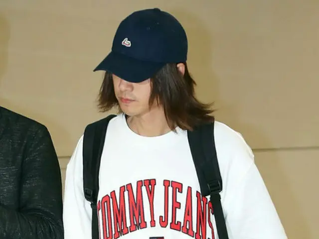 歌手チョン・ジュンヨン、性行為盗撮の容疑認め芸能活動中断へ（画像:OSEN）