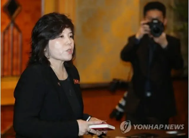 3月1日、ベトナム・ハノイで会見を行う崔善姫氏＝（聯合ニュース）