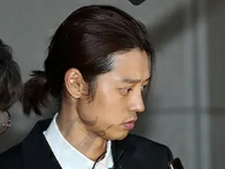 違法撮影認めた歌手チョン・ジュンヨンと「アリーナ」元職員、逮捕状申請