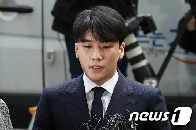 V.I（BIGBANG）、入隊延期申請完了…兵務庁「明日（20日）にも結果が出るだろう」