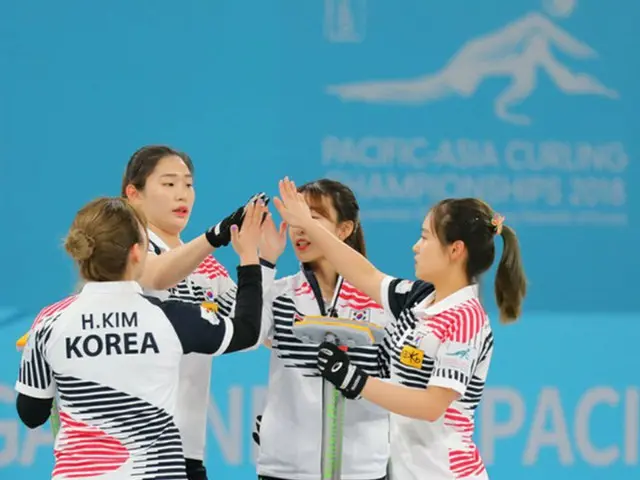 “リトルチームキム”韓国代表、11-4で日本に勝利＝世界女子カーリング選手権