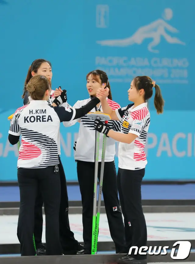 ＜カーリング＞“リトル・チームキム”、日韓戦勝利で世界選手権初メダル獲得