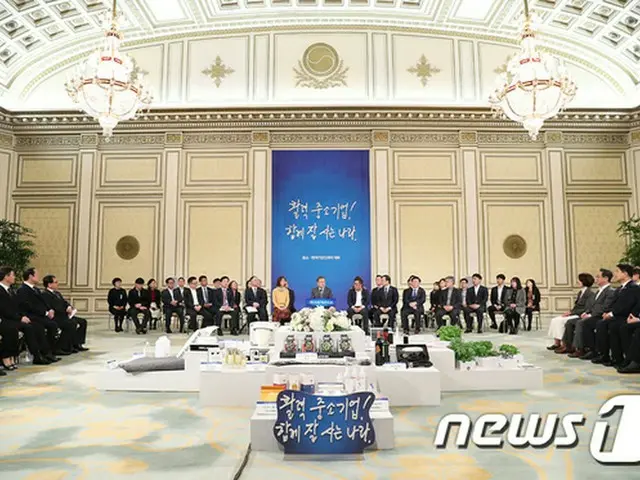 文大統領、日本を含む外資系企業の経営者と懇談会…「変化のない支持」呼びかけ＝韓国