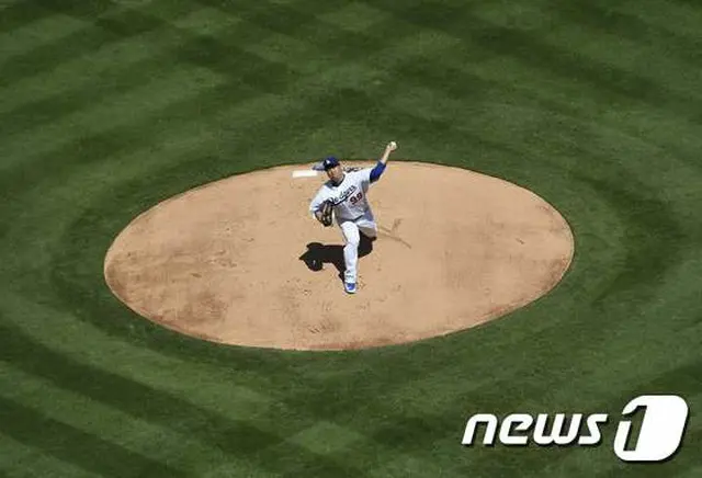 ＜MLB＞リュ・ヒョンジン、開幕戦で先発勝利＝韓国人18年ぶり