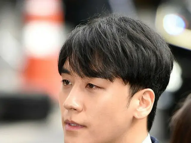 韓国歌手V.I（元BIGBANG、28）の性売買あっせん疑惑を捜査中の警察が、関係者から性接待がおこなわれたという供述を確保した。（提供:OSEN）