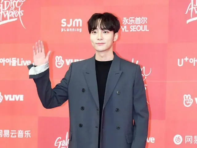 韓国歌手ロイ・キム（25）側は、“チョン・ジュンヨンの違法撮影物”に関連して参考人として召喚されるとされている“歌手キム氏”ではないかという疑惑について「確認中」という立場を明らかにした。（提供:OSEN）