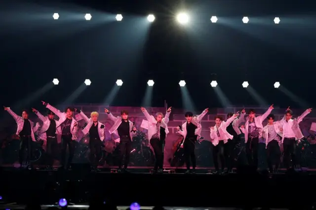 「SEVENTEEN」、20万人動員の「HARU」ツアー開幕！(C)PLEDIS