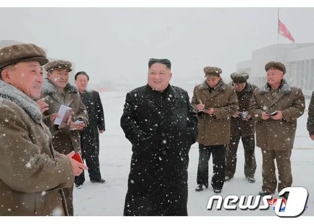 金正恩氏、6か月ぶりの現場視察＝三池淵郡の建設現場訪問