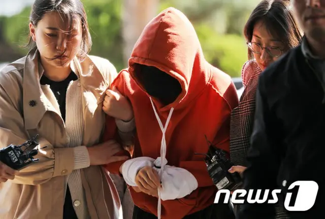 麻薬使用容疑の“SNSインフルエンサー”ファン・ハナ、逮捕時の画像＝京畿南部地方警察庁