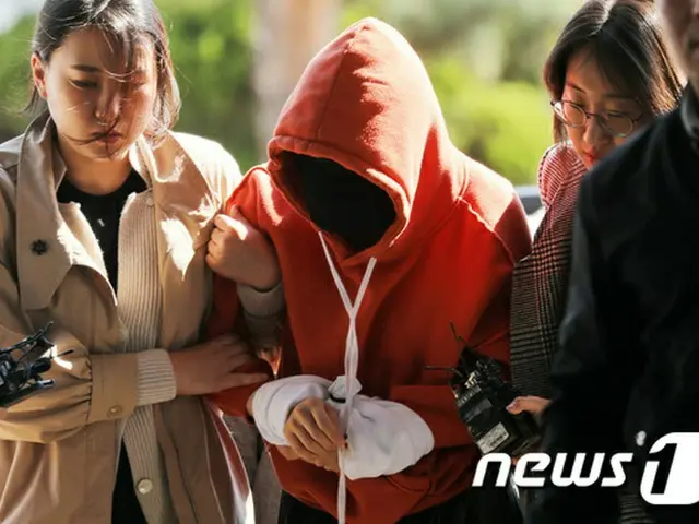 麻薬使用容疑の“SNSインフルエンサー”ファン・ハナ、逮捕時の画像＝京畿南部地方警察庁