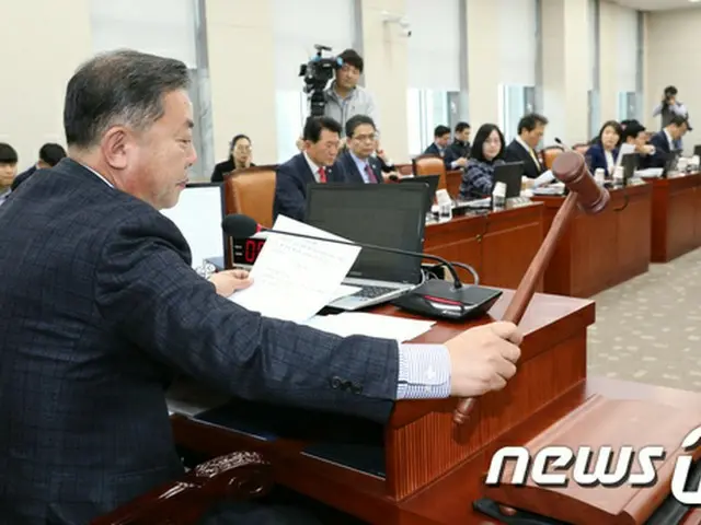 韓国の国会教育委員会、日本の教科書検定是正求める決議案を議決