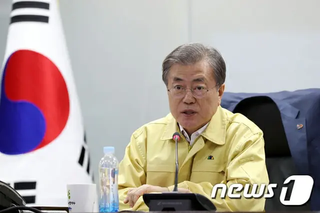 文大統領、大規模な山火事被害の江原道高城郡訪問し住民を慰労＝韓国