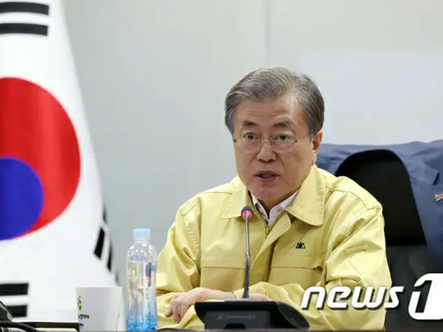 文大統領、大規模な山火事被害の江原道高城郡訪問し住民を慰労＝韓国