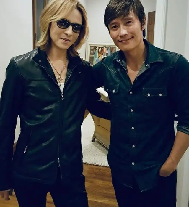 俳優イ・ビョンホンが日本のロックバンド「X JAPAN」のYOSHIKIに感謝の気持ちを伝えた。（提供:OSEN）