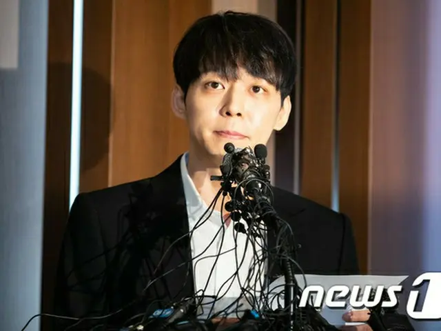 韓国ボーイズグループ「JYJ」のパク・ユチョン（32）が、元交際相手であり薬物使用容疑で逮捕された韓国大手・南陽乳業創業者の孫で人気ブロガーのファン・ハナの捜査に関連して警察で調べを受ける予定だ。（提供:n