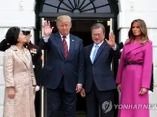 文大統領「近く南北首脳会談を推進」　韓米首脳会談で